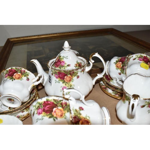 484 - A ROYAL ALBERT 'OLD COUNTRY ROSES' TEASET AND VINTAGE CUTLERY to include a twenty-one piece Old Coun... 