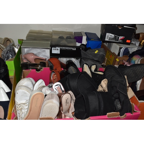 486 - SEVEN BOXES OF WOMEN'S AND CHILDREN'S SHOES to include mostly size 6-7 women's shoes in assorted sty... 