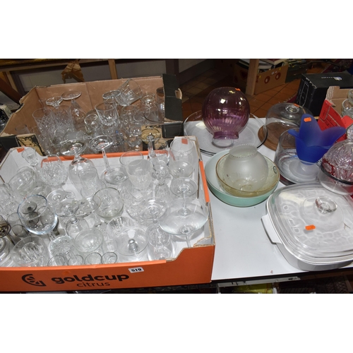 519 - FIVE BOXES AND LOOSE GLASSWARE, to include  a quantity of various drinking glasses wine, tumblers, l... 