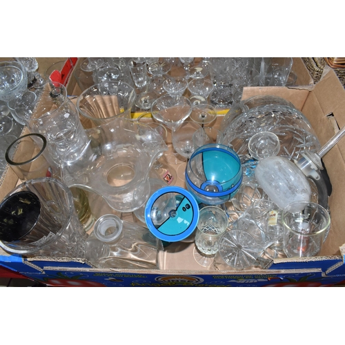 519 - FIVE BOXES AND LOOSE GLASSWARE, to include  a quantity of various drinking glasses wine, tumblers, l... 