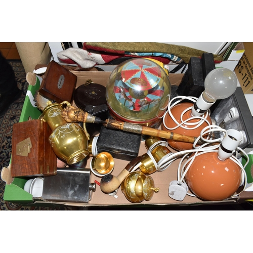 525 - TWO BOXES AND LOOSE MISCELLANEOUS SUNDRIES to include a souvenir Indonesian-style dagger with a resi... 