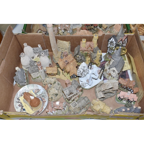 528 - TWO BOXES OF THIRTY-THREE DAVID WINTER AND LILLIPUT LANE SCULPTURES, to include Snow Cottage, Brooks... 