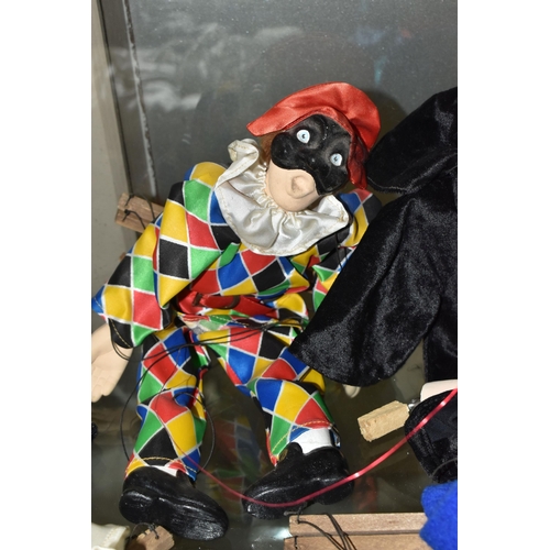 546 - A GROUP OF EIGHT VINTAGE CONTINENTAL 'COMMEDIA DELL'ARTE' MARIONETTE PUPPETS comprising eight differ... 