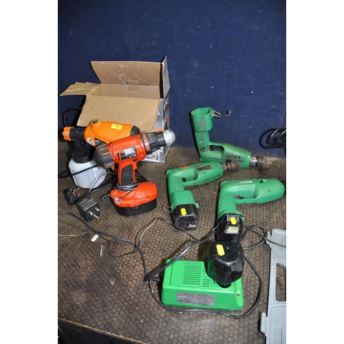 1078 - A COLLECTION OF POWER TOOLS AND ACCESSORIES including Power Devil sander, jigsaw and cordless drill,... 