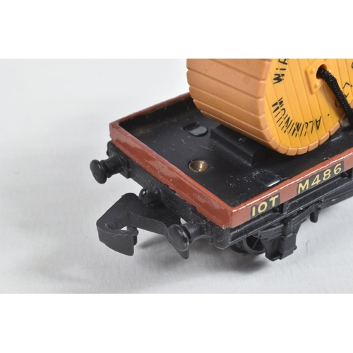 193 - FOUR BOXED HORNBY DUBLO LOW SIDED WAGON WITH CABLE DRUM LOAD (4646), all with Aluminium Wire and Cab... 