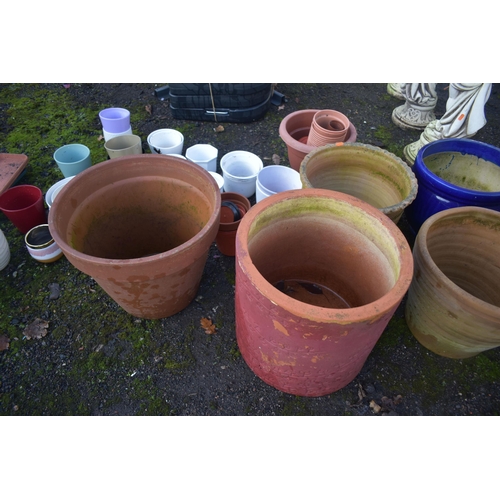 1006 - A SELECTION OF GLAZED, TERRACOTTA AND PLASTIC PLANTERS, of various sizes and styles (20+)