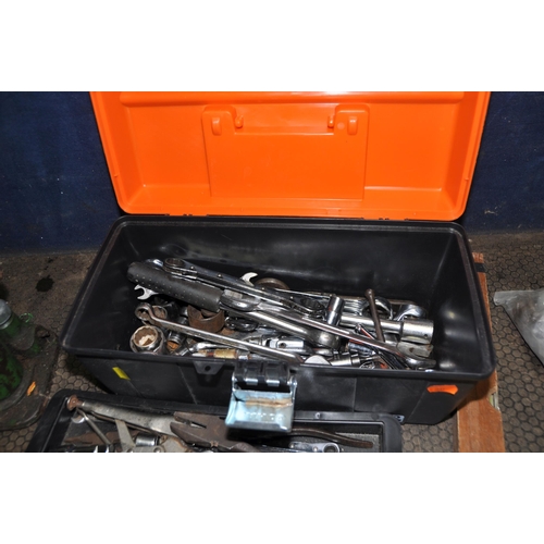 1060 - A BAHCO TOOLBOX CONTAINING AUTOMOTIVE TOOLS including spanners, sockets, ratchets, ratchet spanners,... 