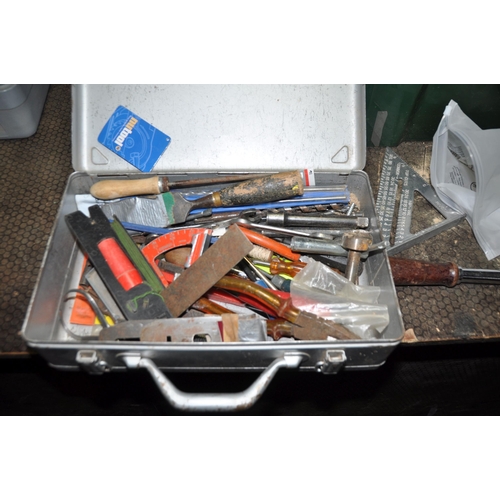 1067 - A DRAPER BENCH GRINDER AND THREE BOXES OF HAND TOOLS including files, hammers, a marking gauge, a 'Y... 