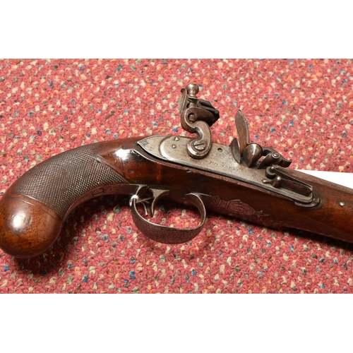 272 - AN EARLY 19TH CENTURY ENGLISH FLINTLOCK PISTOL BY RICHARDS OF LONDON WITH CHEQUERED WALNUT GRIP, 21.... 