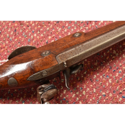 272 - AN EARLY 19TH CENTURY ENGLISH FLINTLOCK PISTOL BY RICHARDS OF LONDON WITH CHEQUERED WALNUT GRIP, 21.... 