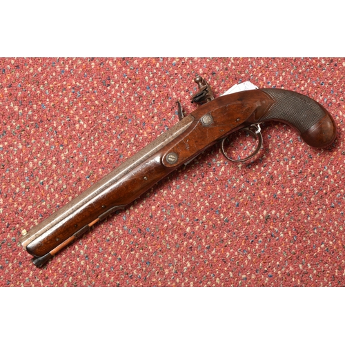 272 - AN EARLY 19TH CENTURY ENGLISH FLINTLOCK PISTOL BY RICHARDS OF LONDON WITH CHEQUERED WALNUT GRIP, 21.... 