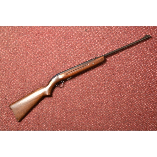 282 - A BSA .22 UNDERLEVER AIR RIFLE, SERIAL NO G31282, trigger marked Patient 607.045, embossed BSA mark ... 