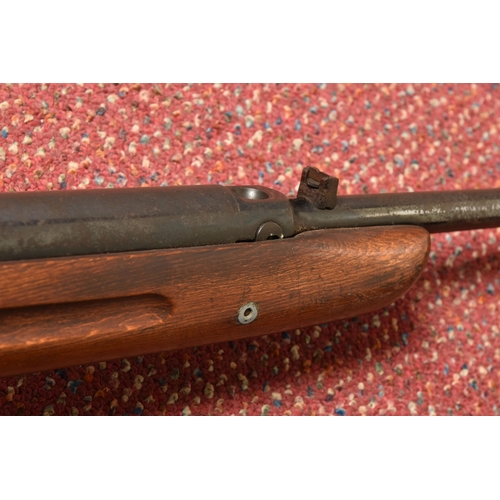 282 - A BSA .22 UNDERLEVER AIR RIFLE, SERIAL NO G31282, trigger marked Patient 607.045, embossed BSA mark ... 