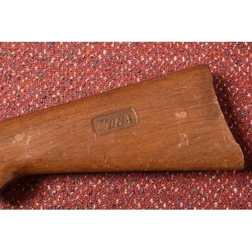 282 - A BSA .22 UNDERLEVER AIR RIFLE, SERIAL NO G31282, trigger marked Patient 607.045, embossed BSA mark ... 