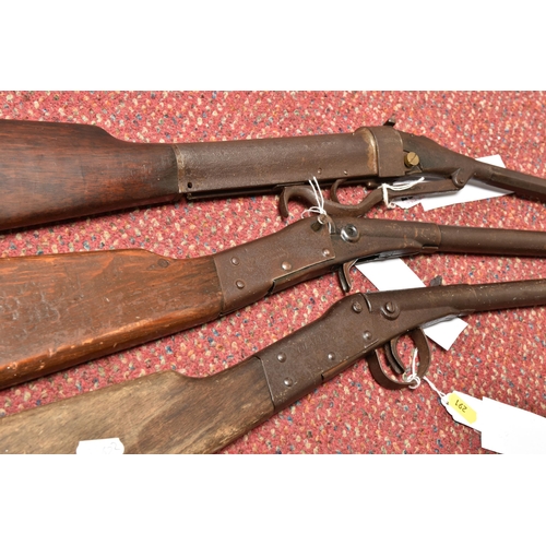 291 - AN EARLY 20TH CENTURY AIR RIFLE, TWO CHILDREN'S GUNS AND TWO 12 BORE CARTRIDGE LOADERS, the air rifl... 