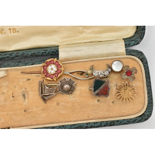 32 - A COLLECTION OF CASED VICTORIAN TO MID 20TH CENTURY STICK PINS, set with diamonds, sapphires, pearls... 