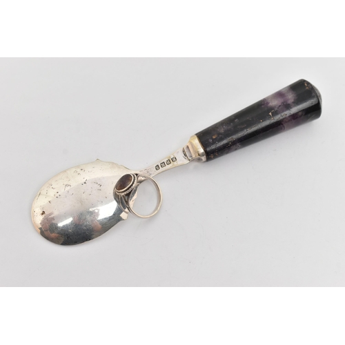 71 - A BLUE JOHN HANDLED SPOON AND RING, an EPNS spoon fitted with a carved blue John handle, approximate... 