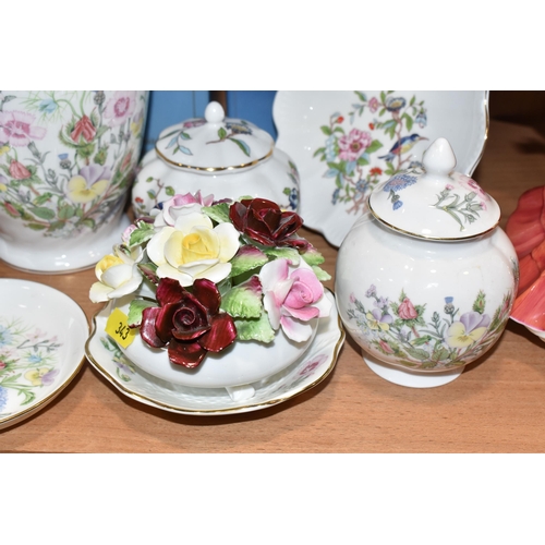 343 - A GROUP OF CERAMICS, comprising a Royal Doulton 'Patricia' Figure of the Year 1993 HN3365, a boxed R... 