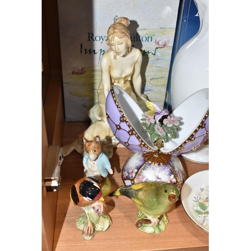 343 - A GROUP OF CERAMICS, comprising a Royal Doulton 'Patricia' Figure of the Year 1993 HN3365, a boxed R... 