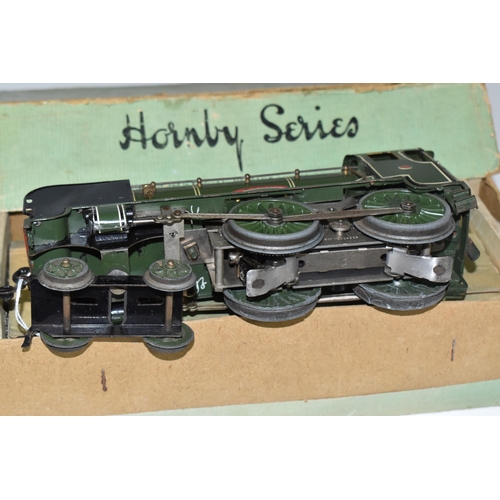 351 - A BOXED HORNBY O GAUGE No. 4 LOCOMOTIVE, 'Eton', No.900, S.R. lined green livery, 20v version, play ... 