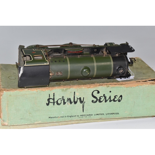 351 - A BOXED HORNBY O GAUGE No. 4 LOCOMOTIVE, 'Eton', No.900, S.R. lined green livery, 20v version, play ... 