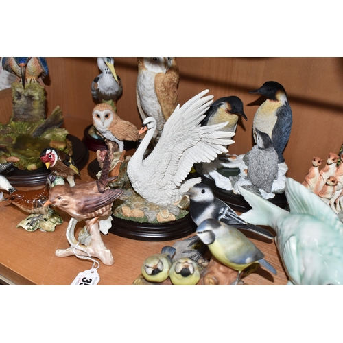 357 - A COLLECTION OF CERAMICS, GLASS WARE AND DECORATIVE FIGURES, to include a Whitefriars Dilly Duck in ... 