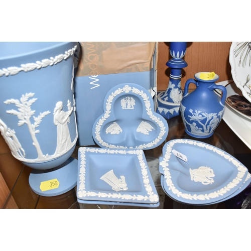 358 - A GROUP OF DECORATIVE CERAMICS to include a group of Wedgwood 'Jasperware' items comprising a boxed ... 