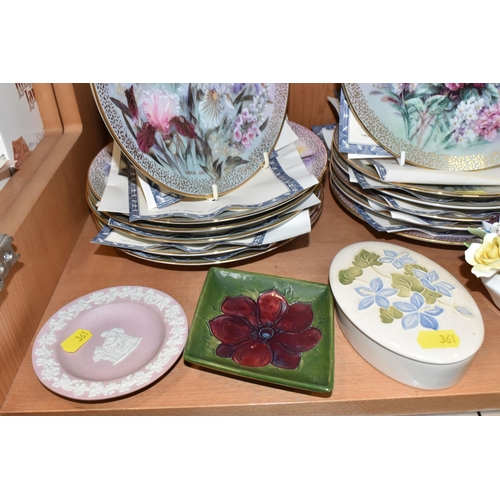 361 - A GROUP OF MIXED DECORATIVE CERAMICS to include twelve boxed W.S. George 'Symphony of Shimmering Bea... 