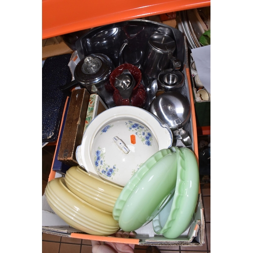 386 - THREE BOXES AND LOOSE MISCELLANEOUS CERAMICS, to include vintage Palissy dinnerware items, covered t... 