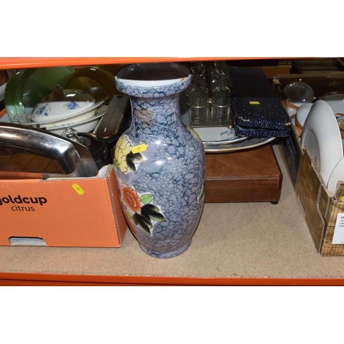 386 - THREE BOXES AND LOOSE MISCELLANEOUS CERAMICS, to include vintage Palissy dinnerware items, covered t... 