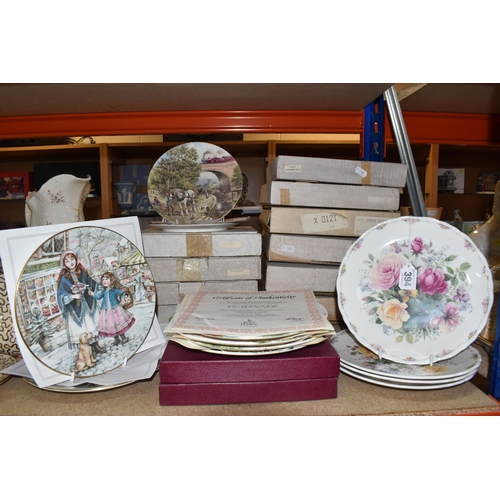 394 - A GROUP OF COLLECTORS PLATES AND CERAMICS, comprising of Royal Albert 'The Rose Garden Collection 19... 