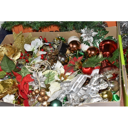 428 - EIGHT BOXES AND LOOSE CHRISTMAS DECORATIONS, to include a small number of vintage glass baubles, inc... 