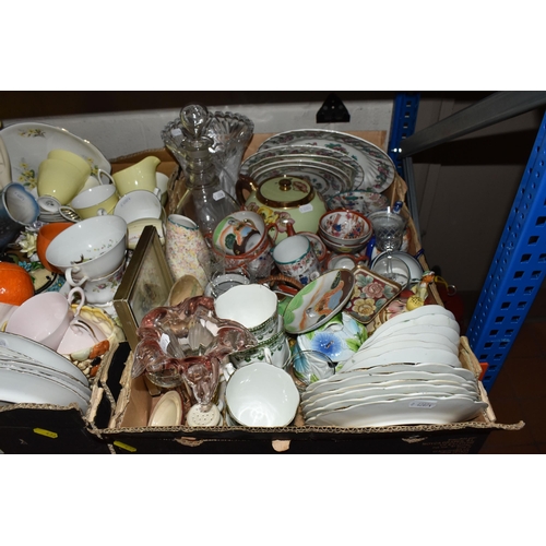 433 - SIX BOXES OF MIXED VINTAGE CERAMICS ETC to include a large quantity of assorted vintage tea cups and... 