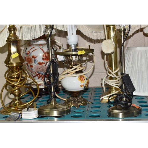 437 - ONE BOX AND LOOSE LAMPS, CERAMICS ETC, to include seven table lamps comprising a pair of ceramic ori... 