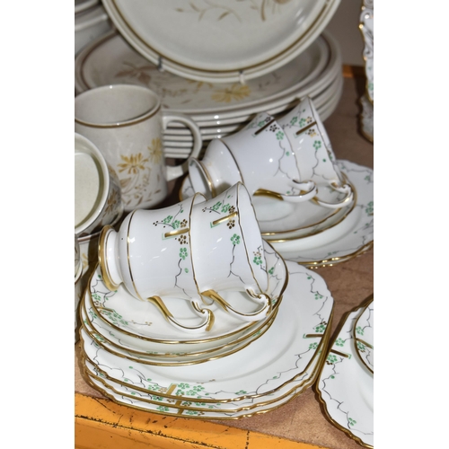 488 - A ROYAL DOULTON LAMBETHWARE 'SANDSPRITE' PATTERN DINNER SET, comprising three covered tureens, eight... 