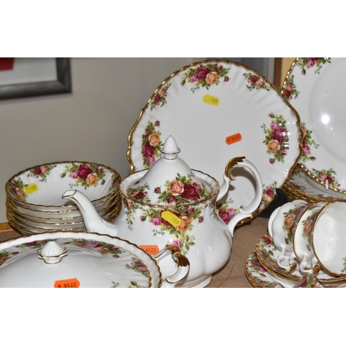 489 - A GROUP OF ROYAL ALBERT 'OLD COUNTRY ROSES' PATTERN DINNER AND TEAWARE, comprising a covered tureen,... 