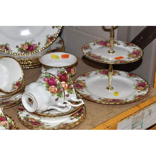 489 - A GROUP OF ROYAL ALBERT 'OLD COUNTRY ROSES' PATTERN DINNER AND TEAWARE, comprising a covered tureen,... 