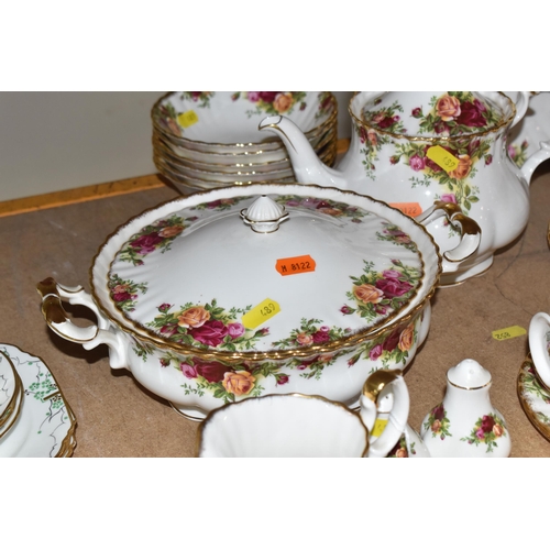 489 - A GROUP OF ROYAL ALBERT 'OLD COUNTRY ROSES' PATTERN DINNER AND TEAWARE, comprising a covered tureen,... 