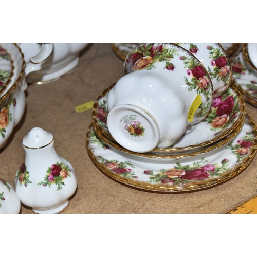 489 - A GROUP OF ROYAL ALBERT 'OLD COUNTRY ROSES' PATTERN DINNER AND TEAWARE, comprising a covered tureen,... 