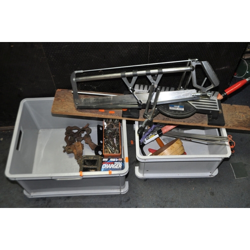 66 - FIVE TRAY CONTAINING WOODWORKING AND A LATHE TOOLS including a tray of pen blanks, chucks, hole saws... 