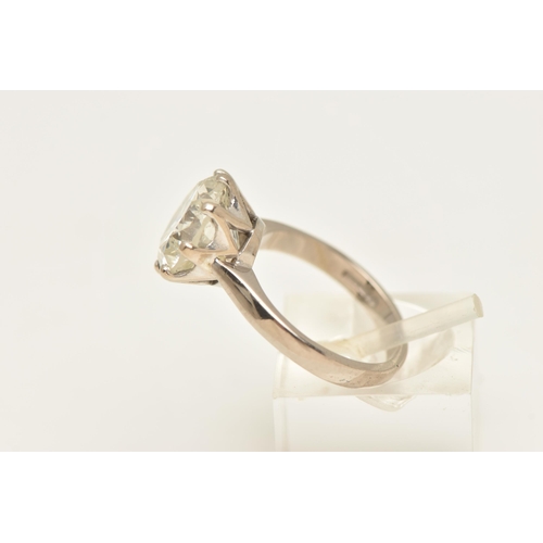 410 - A MODERN 18CT WHITE GOLD, DIAMOND SINGLE STONE RING, set with a round brilliant cut diamond, within ... 