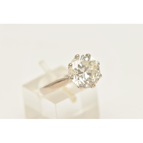 410 - A MODERN 18CT WHITE GOLD, DIAMOND SINGLE STONE RING, set with a round brilliant cut diamond, within ... 