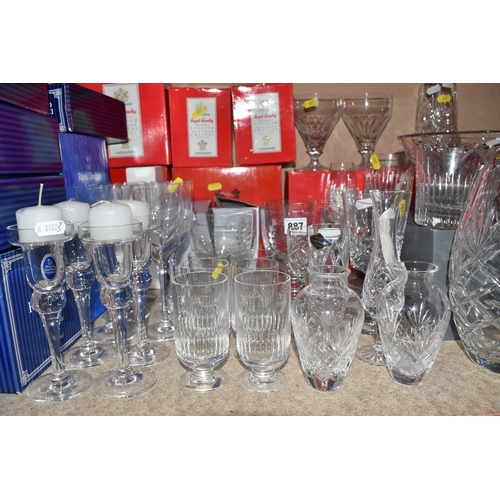 887 - A COLLECTION OF CUT CRYSTAL ITEMS, to include two decanters, Thomas Webb vase, Waterford large bowl ... 