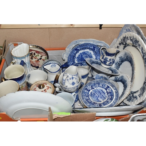 911 - FOUR BOXES AND LOOSE CERAMICS AND DINNERWARE, to include Mason's dinnerware, Wedgwood dinner plates,... 