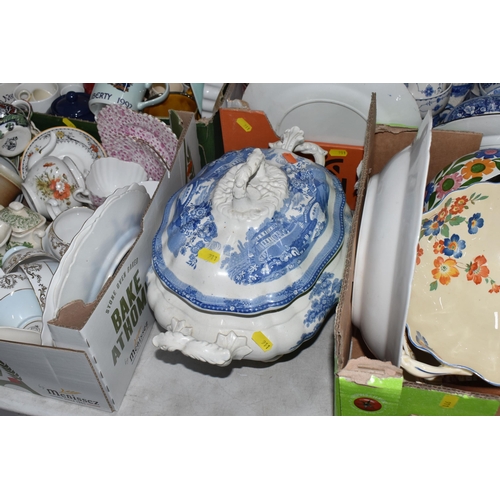 911 - FOUR BOXES AND LOOSE CERAMICS AND DINNERWARE, to include Mason's dinnerware, Wedgwood dinner plates,... 