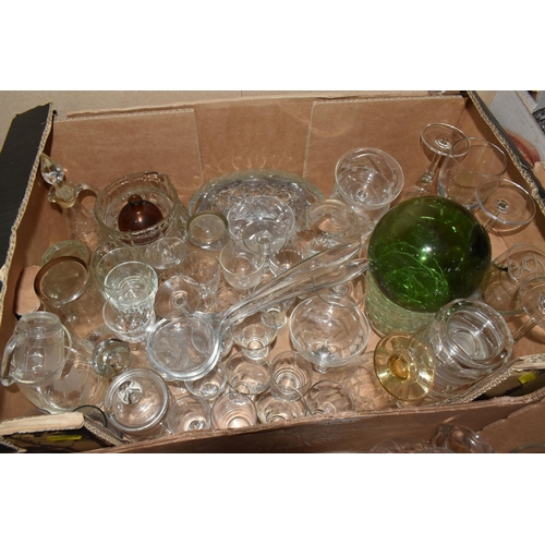 912 - THREE BOXES AND LOOSE GLASSWARE, to include a clear glass rolling pin, two boxed sets of four John L... 