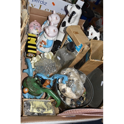 985 - TWO BOXES, A SUITCASE AND LOOSE CERAMICS, GLASS, METALWARE AND SUNDRY ITEMS, to include a mid-twenti... 