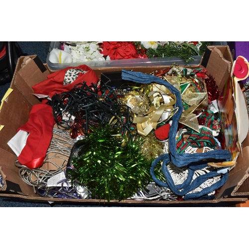 986 - FIVE BOXES AND LOOSE CHRISTMAS DECORATIONS, to include a ceramic Christmas tree, vintage and modern ... 