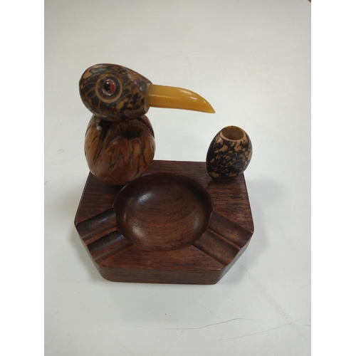 987 - A BOX AND LOOSE MISCELLANEOUS ITEMS to include a 1920's/30's novelty carved wooden ashtray in the fo... 