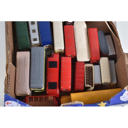 14 - A BOX OF BOXED AND LOOSE DIECAST AND PLASTIC BUSES AND TRAMS, thirty seven items including boxed Cor... 